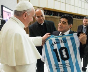 MARADONA O BERGOGLIANO