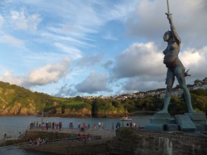 STATUA INCINTA 1