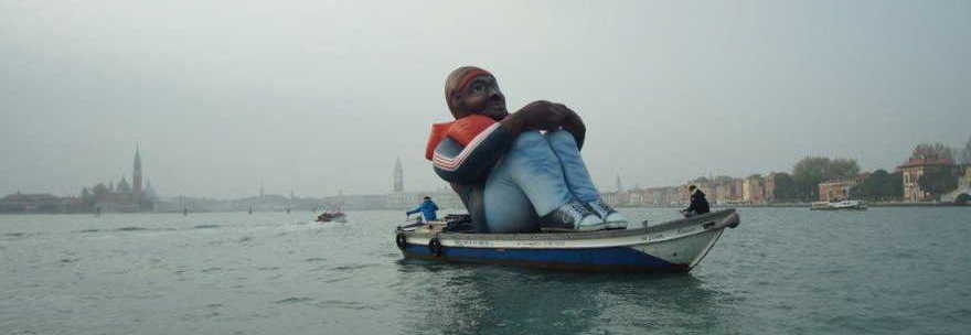 MONKEY ON THE BOAT