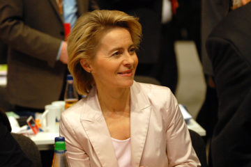 La laicista Von der Leyen eletta a capo della Commissione Ue, con i voti del M5S